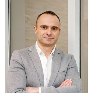 Магистър-фармацевт Николай Ненов