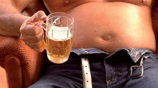 Алкохолът трупа мазнини около талията 