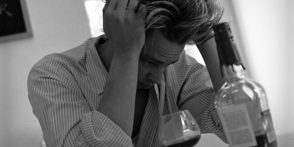 Алкохолизмът: кога сме преминали границата?