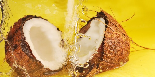 Свеж дъх и здрави зъби с кокосово масло!