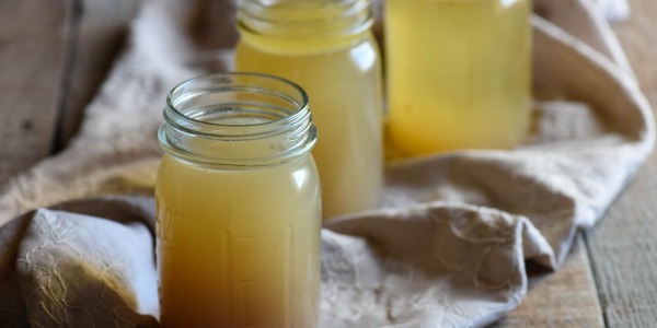 Костен бульон: супер храна за костите и още нещо