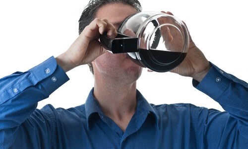 Вижте как кофеинът си играе с вашия мозък!