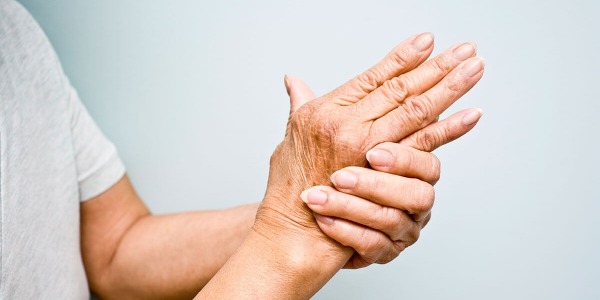 Как да си помогнете при артрит? Вижте най-добрите решения!