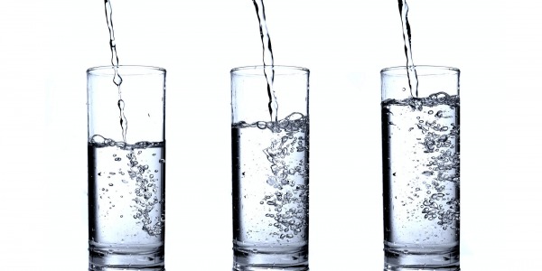 Колко вода трябва да пием през зимните месеци?
