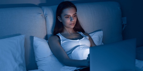 Оставете електронните устройства преди сън!  Изберете книга!