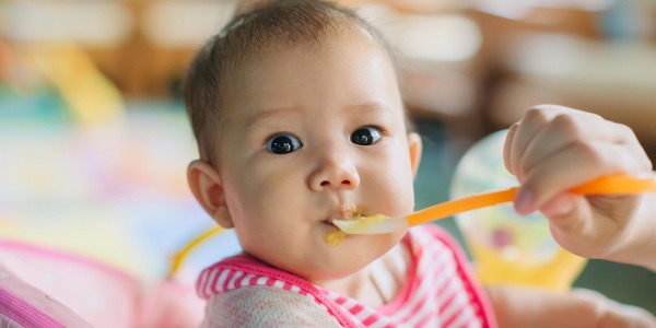 Безопасни дози билки за храносмилане при бебета: Експертен наръчник за родители